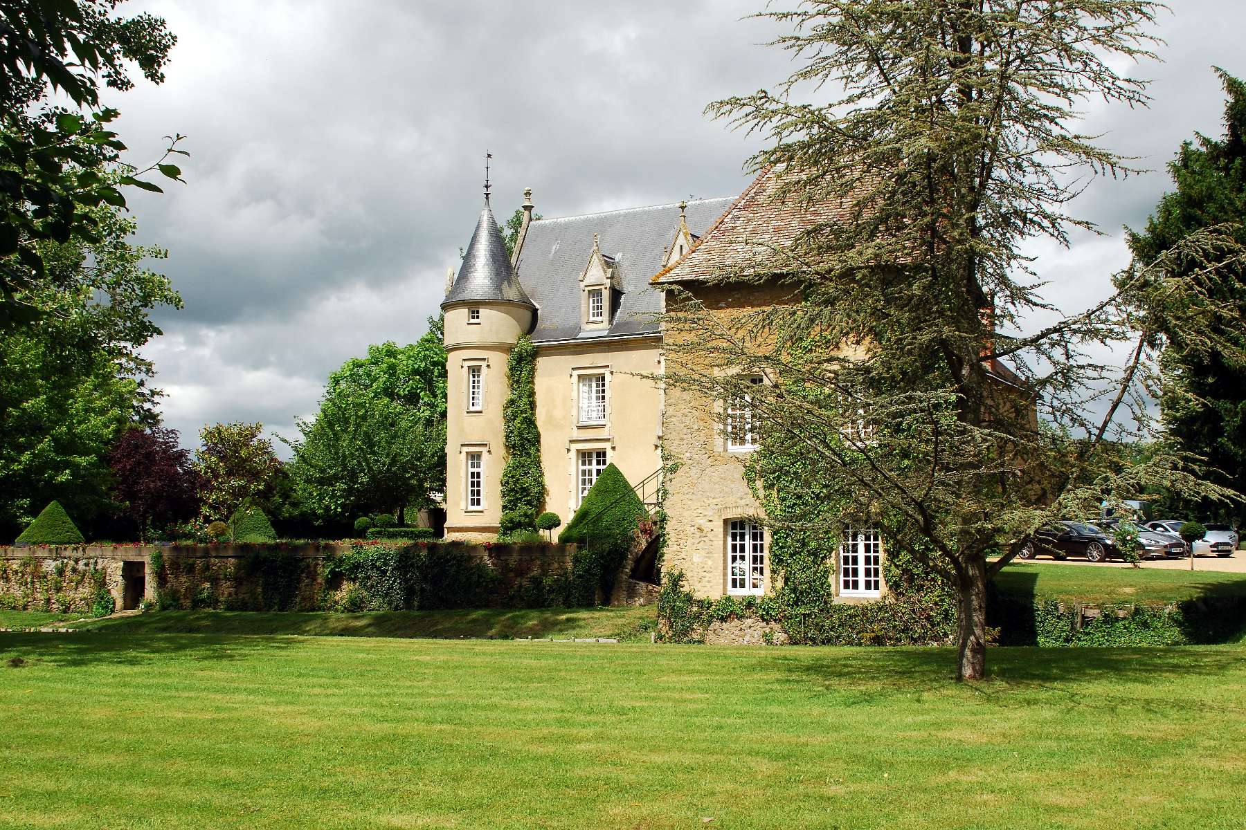 Launay, Lombron